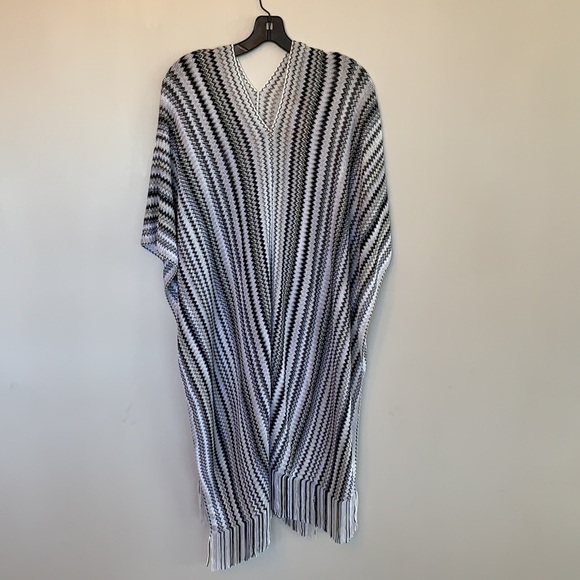 💕x2HP💕Missoni black and white fringe caftan poncho zig zag chevron print top - Picture 5 of 11